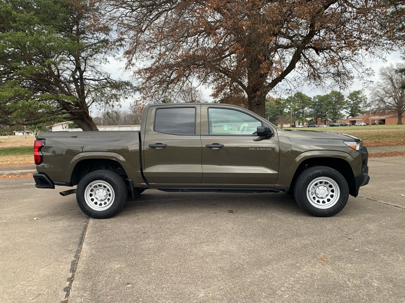 Chevrolet Colorado 2WD Crew Cab WT 2024