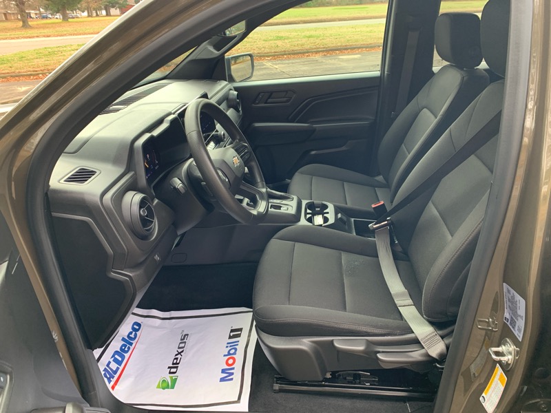 Chevrolet Colorado 2WD Crew Cab WT 2024