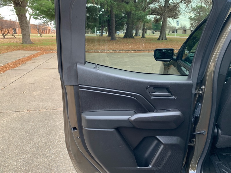 Chevrolet Colorado 2WD Crew Cab WT 2024