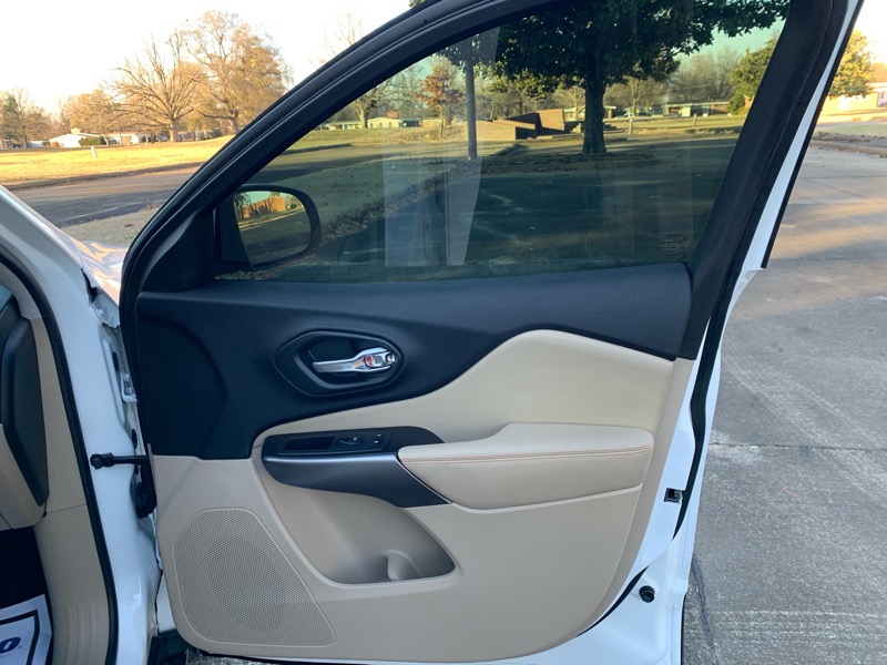 Jeep Cherokee Latitude FWD 2020