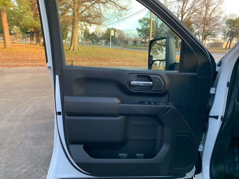 Chevrolet Silverado 2500HD Custom Crew Cab Long Box 2WD 2023