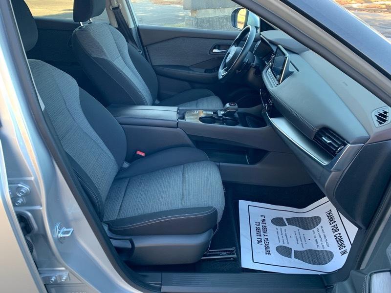 Nissan Rogue SV 2022