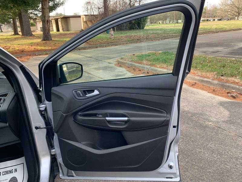 Ford Escape SE FWD 2016