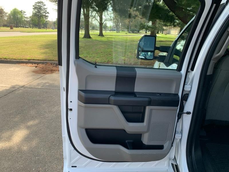 Ford F-250 SD XL Crew Cab 2WD 2017