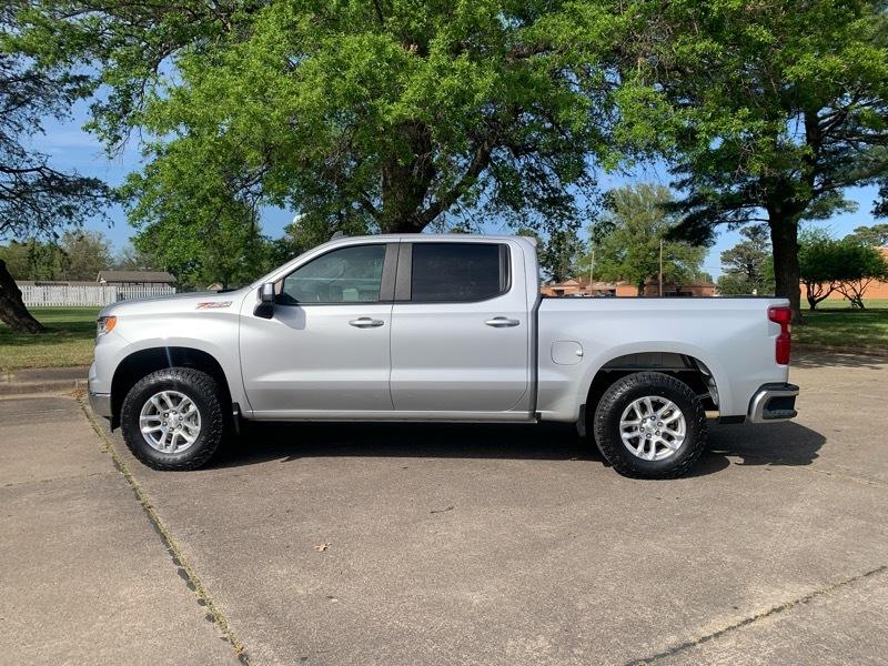 Chevrolet Silverado 1500 LT Crew Cab 4WD 2022
