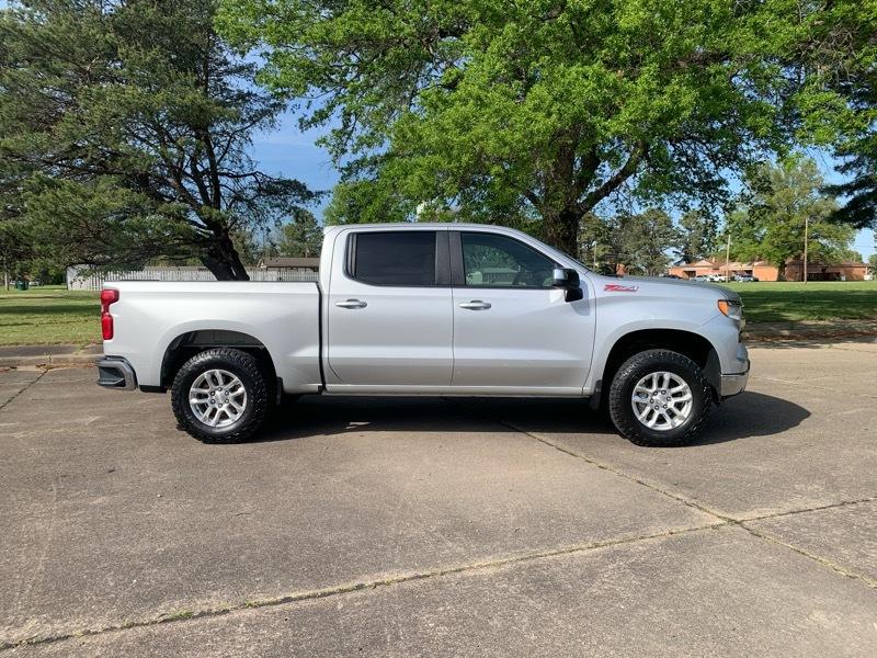 Chevrolet Silverado 1500 LT Crew Cab 4WD 2022