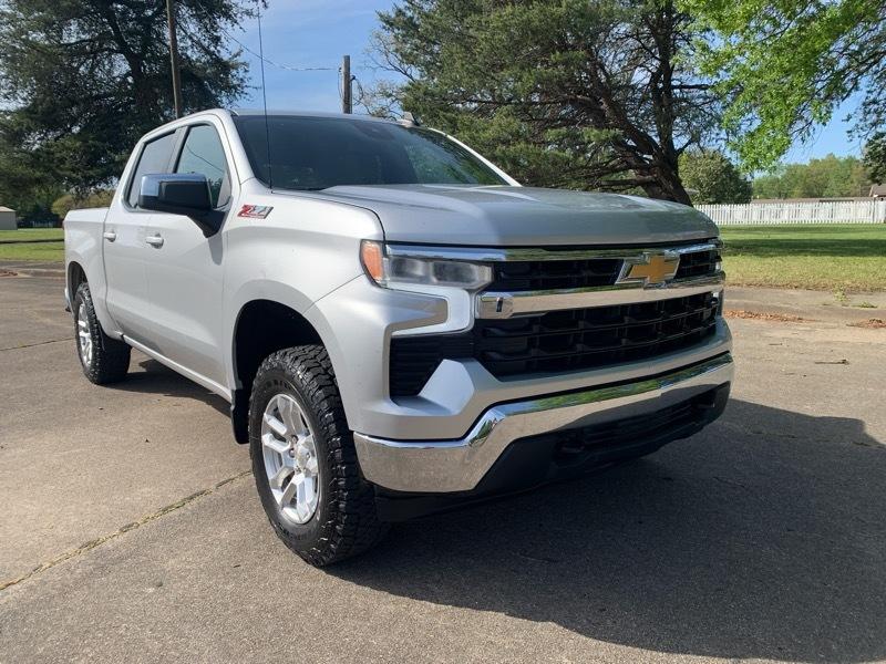 Chevrolet Silverado 1500 LT Crew Cab 4WD 2022