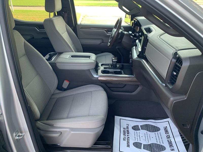 Chevrolet Silverado 1500 LT Crew Cab 4WD 2022