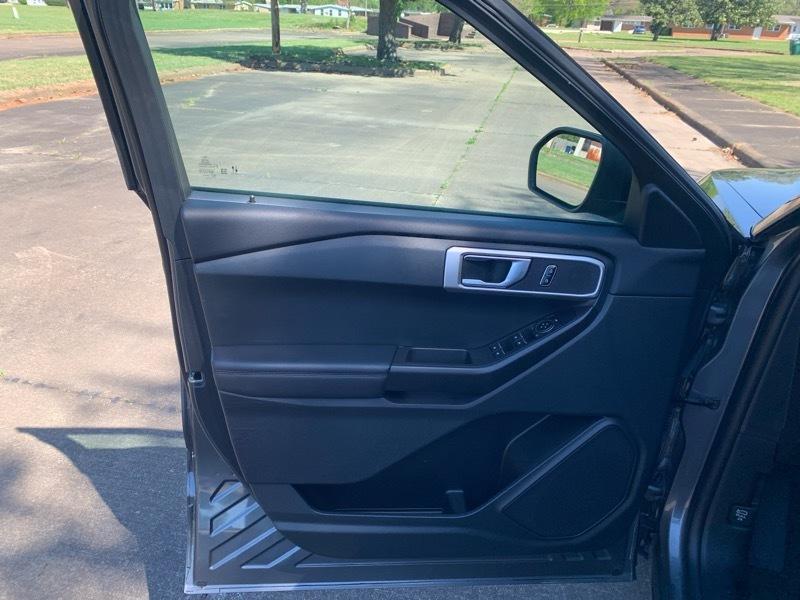 Ford Explorer Base AWD 2023