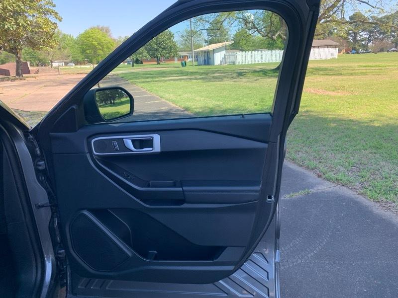 Ford Explorer Base AWD 2023