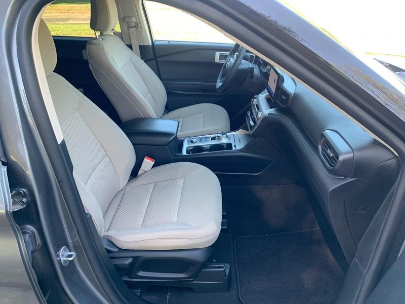 Ford Explorer Base AWD 2023