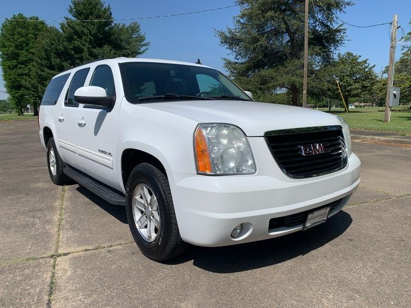 GMC Yukon XL SLE-1 1/2 Ton 2WD 2011