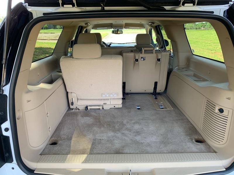 GMC Yukon XL SLE-1 1/2 Ton 2WD 2011