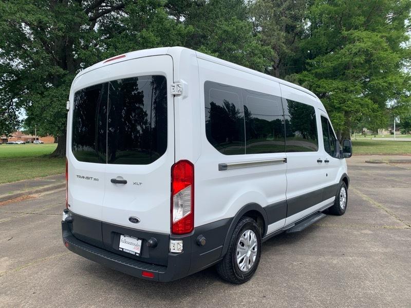 Ford Transit 350 Wagon Med. Roof XL w/Sliding Pass. 148-in. WB 2015