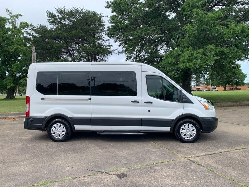Ford Transit 350 Wagon Med. Roof XL w/Sliding Pass. 148-in. WB 2015