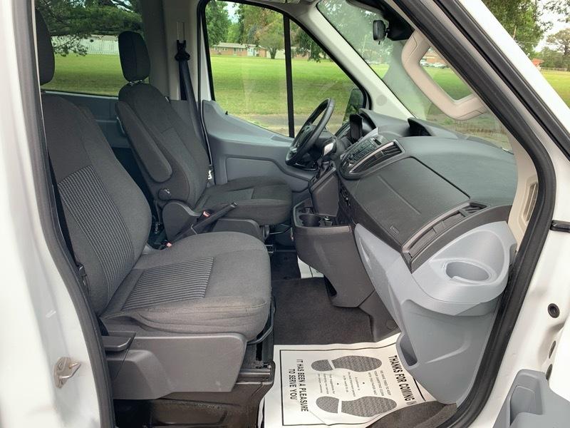 Ford Transit 350 Wagon Med. Roof XL w/Sliding Pass. 148-in. WB 2015