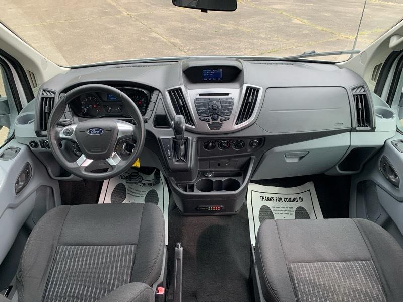 Ford Transit 350 Wagon Med. Roof XL w/Sliding Pass. 148-in. WB 2015