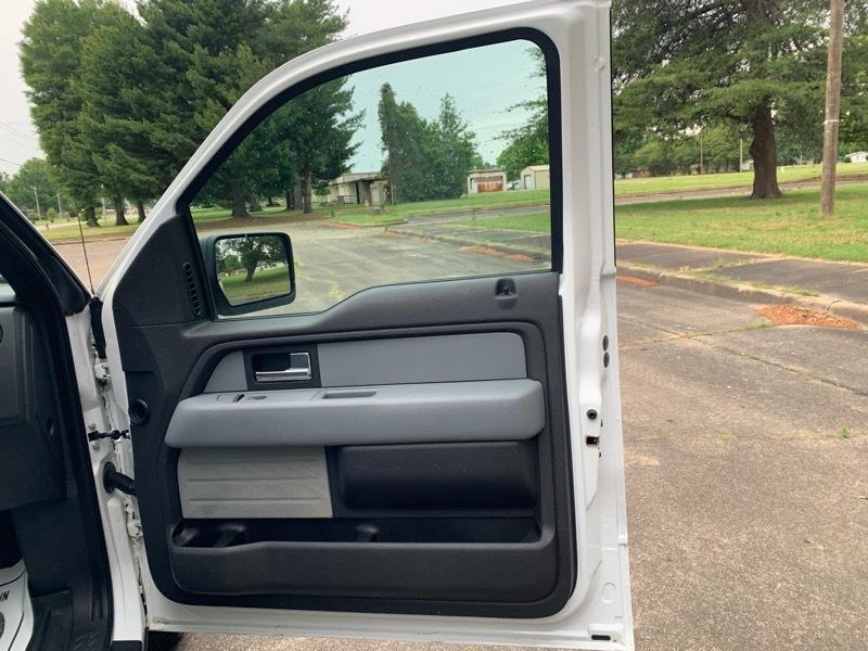Ford F-150 2WD Reg Cab 126" XL 2013
