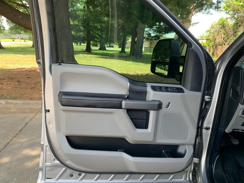 Ford F-250 SD XLT Crew Cab 4WD 2020