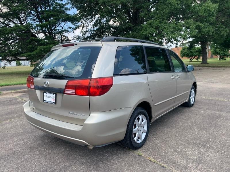 Toyota Sienna LE - 7 Passenger Seating 2005