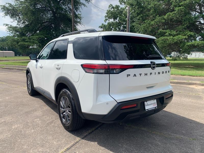 Nissan Pathfinder SV 2026