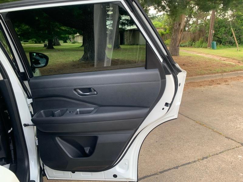 Nissan Pathfinder SV 2026