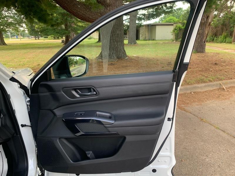 Nissan Pathfinder SV 2026