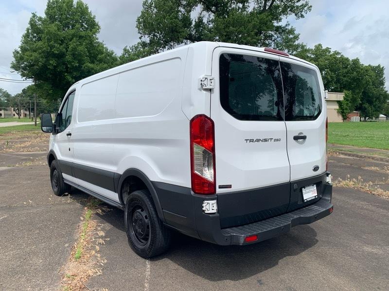 Ford Transit 250 Van Low Roof 60/40 Pass.130-in. WB 2016