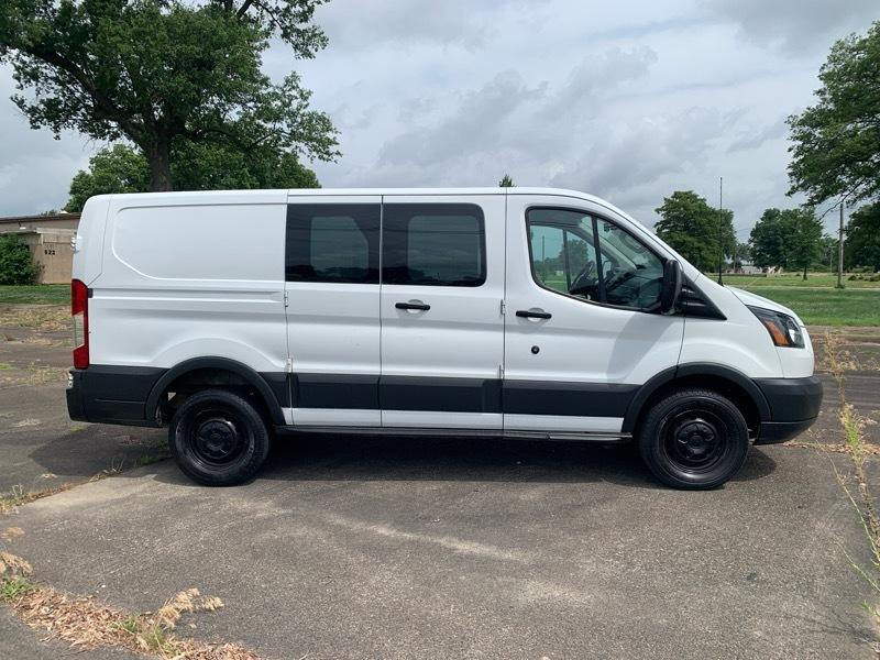 Ford Transit 250 Van Low Roof 60/40 Pass.130-in. WB 2016