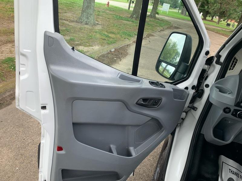 Ford Transit 250 Van Low Roof 60/40 Pass.130-in. WB 2016