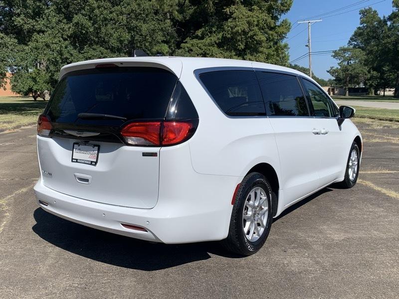 Chrysler Voyager LX 2023