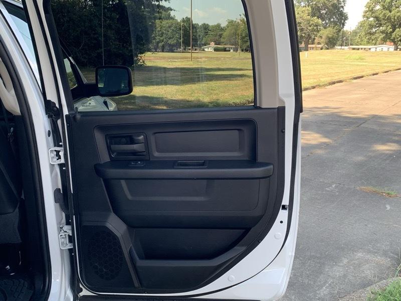 RAM 1500 Classic Tradesman Crew Cab SWB 4WD 2021