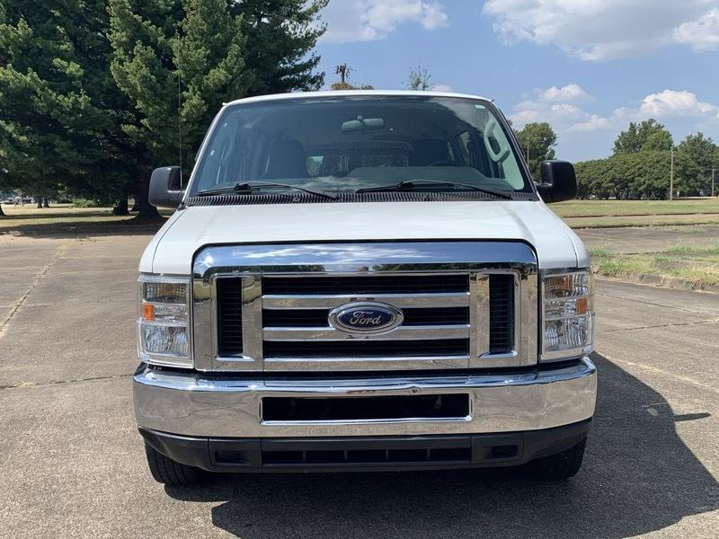 Ford Econoline E-350 XLT Super Duty Extended 2013