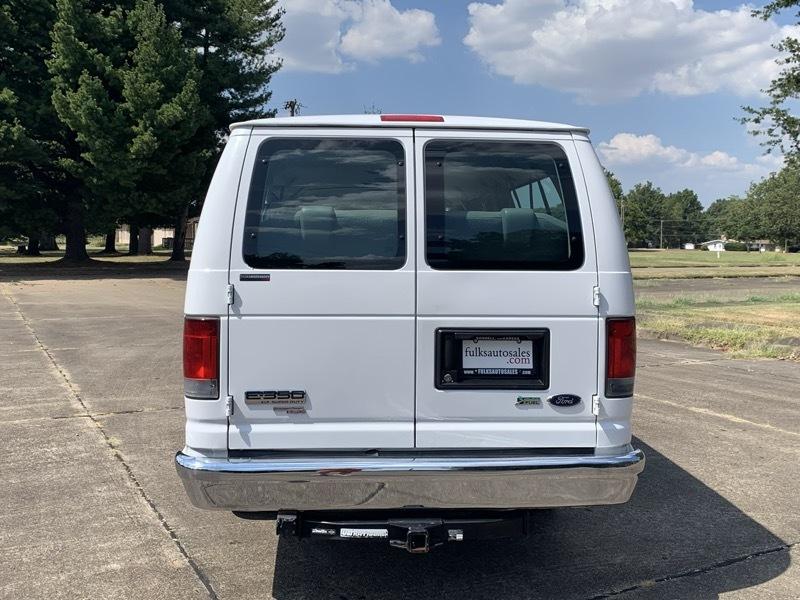 Ford Econoline E-350 XLT Super Duty Extended 2013