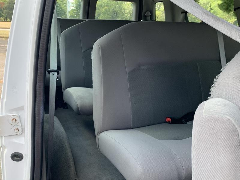 Ford Econoline E-350 XLT Super Duty Extended 2013