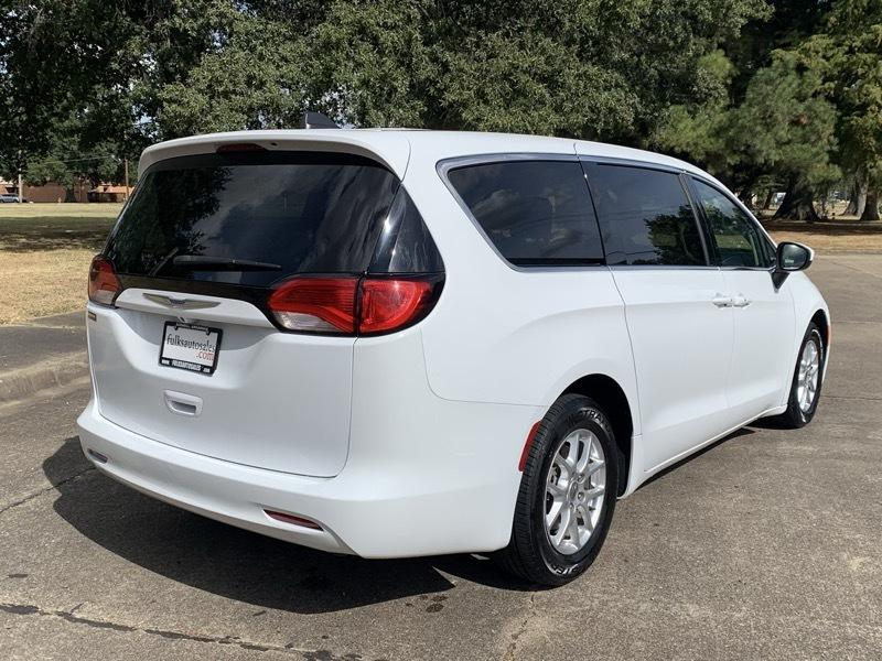 Chrysler Voyager LX 2022