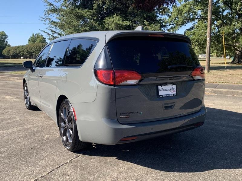 Chrysler Pacifica Touring Plus 2020