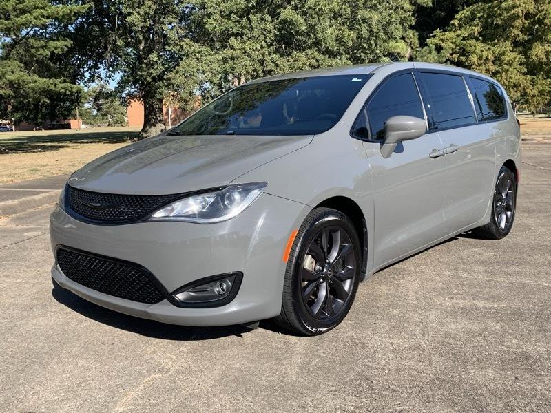 Chrysler Pacifica Touring Plus 2020