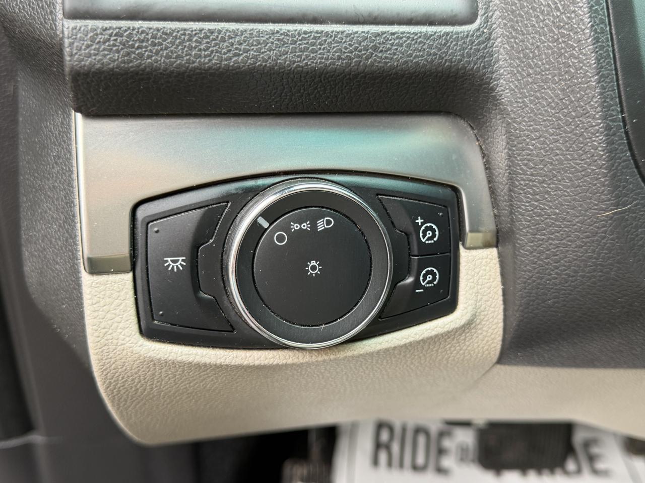 2013 Ford Explorer Base - Photo 12