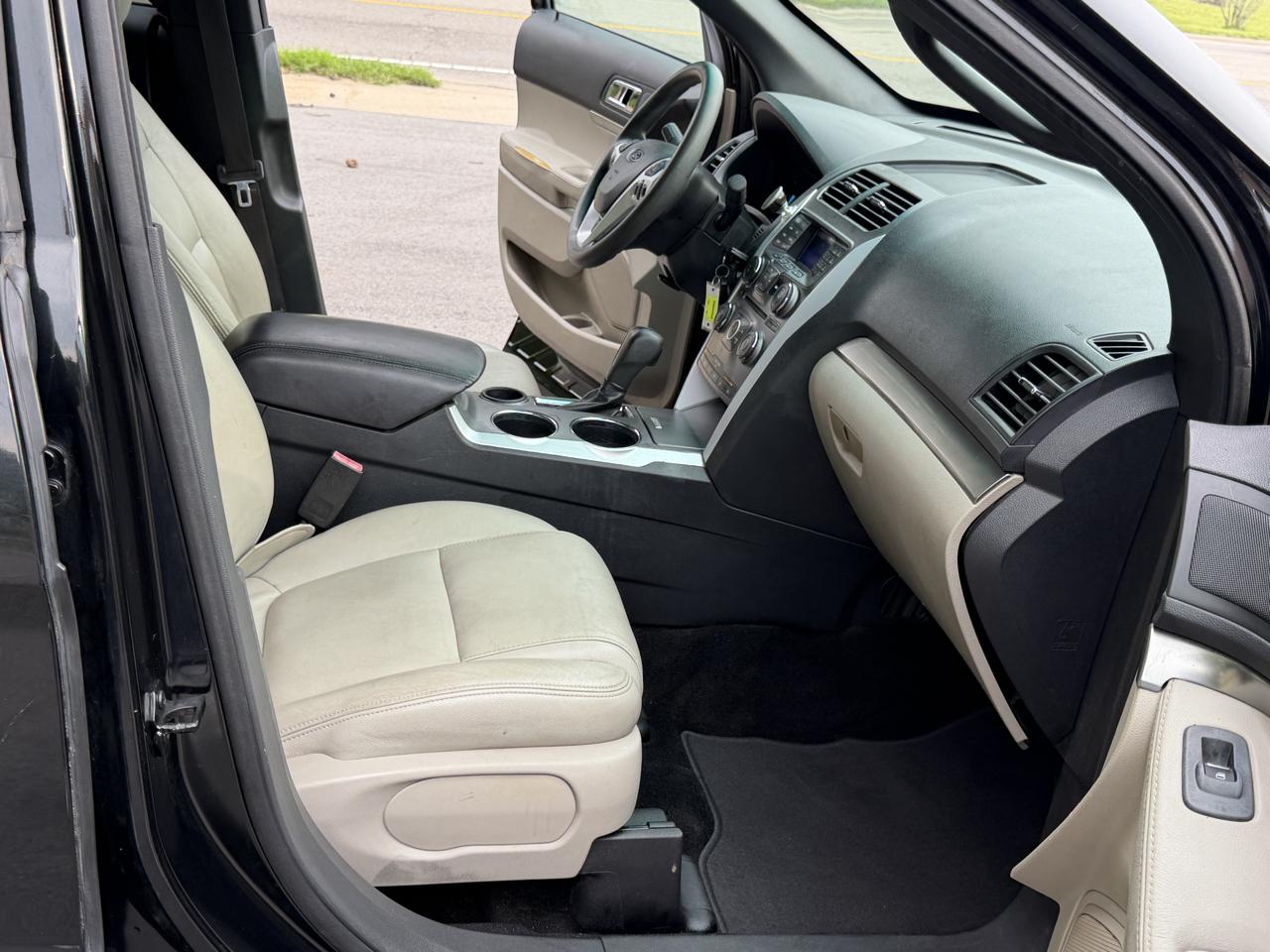 2013 Ford Explorer Base - Photo 18