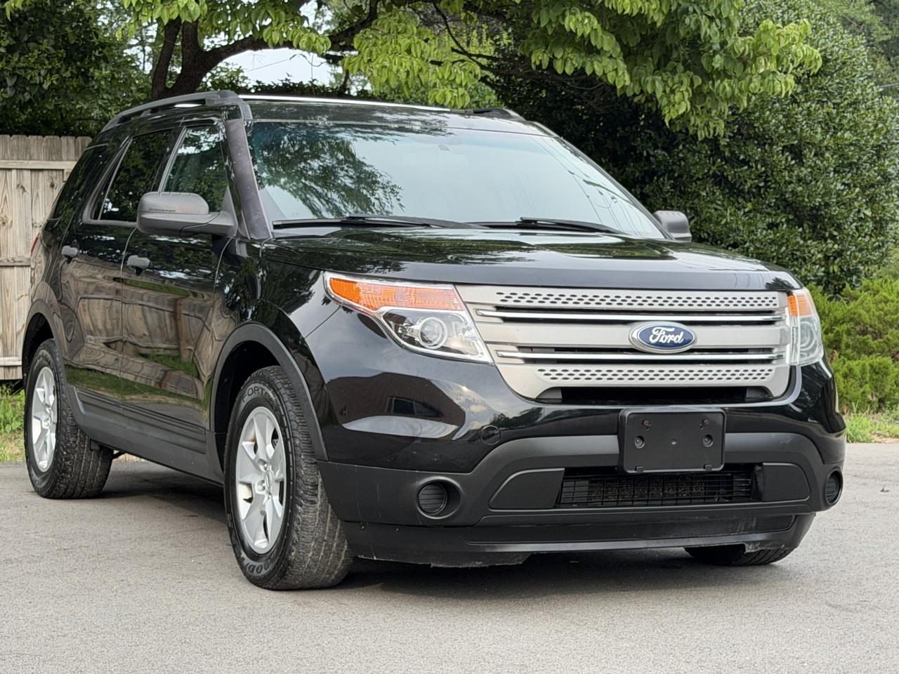 Ford Explorer Base FWD 2013