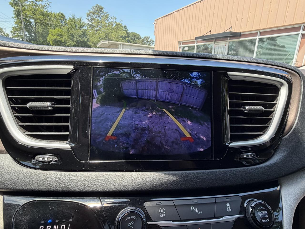 Chrysler Pacifica Touring-L 2017