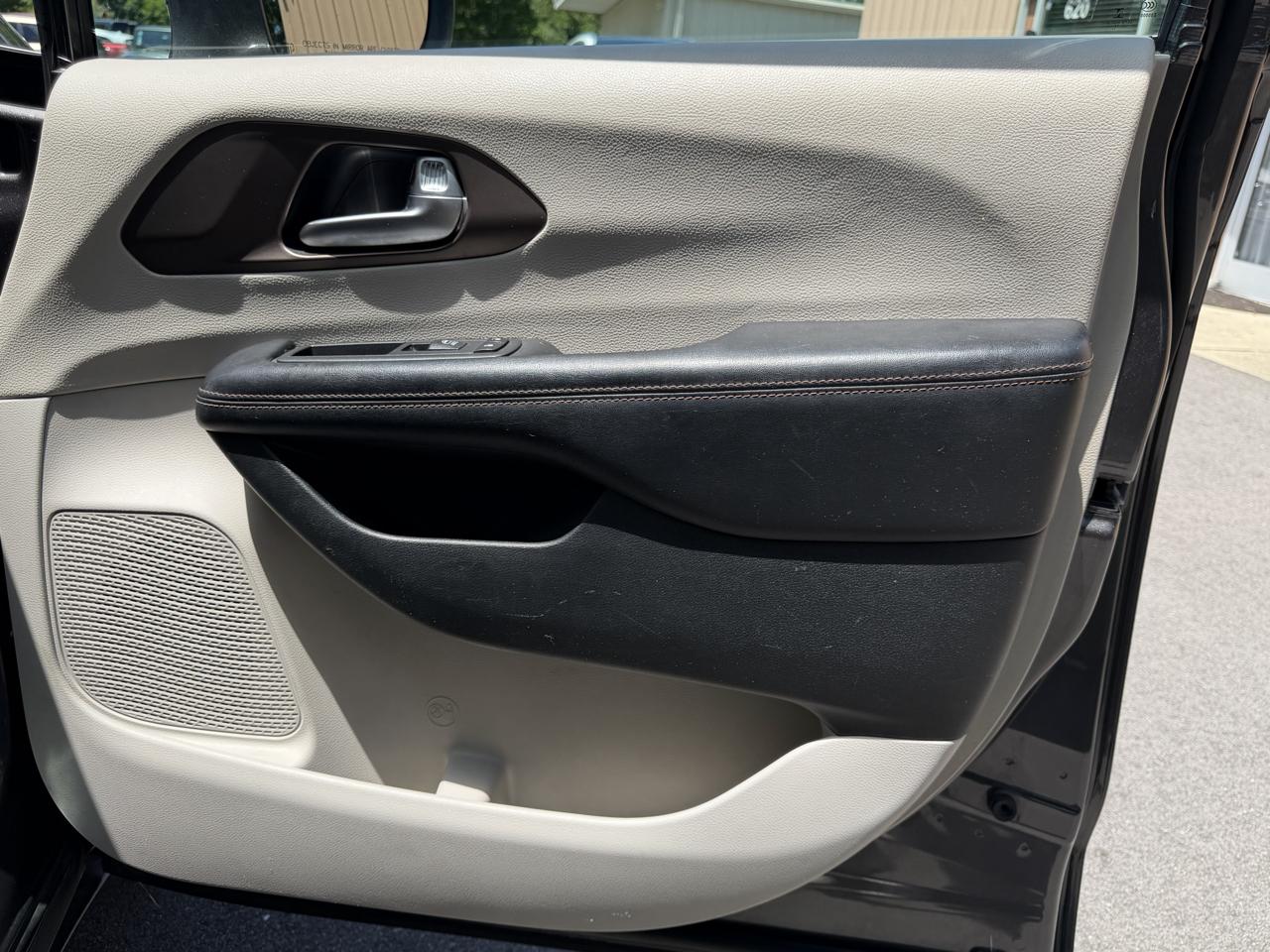 Chrysler Pacifica Touring-L 2017