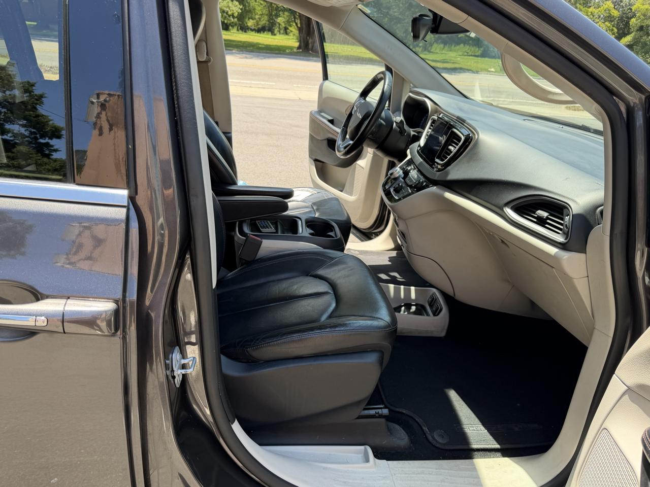 Chrysler Pacifica Touring-L 2017