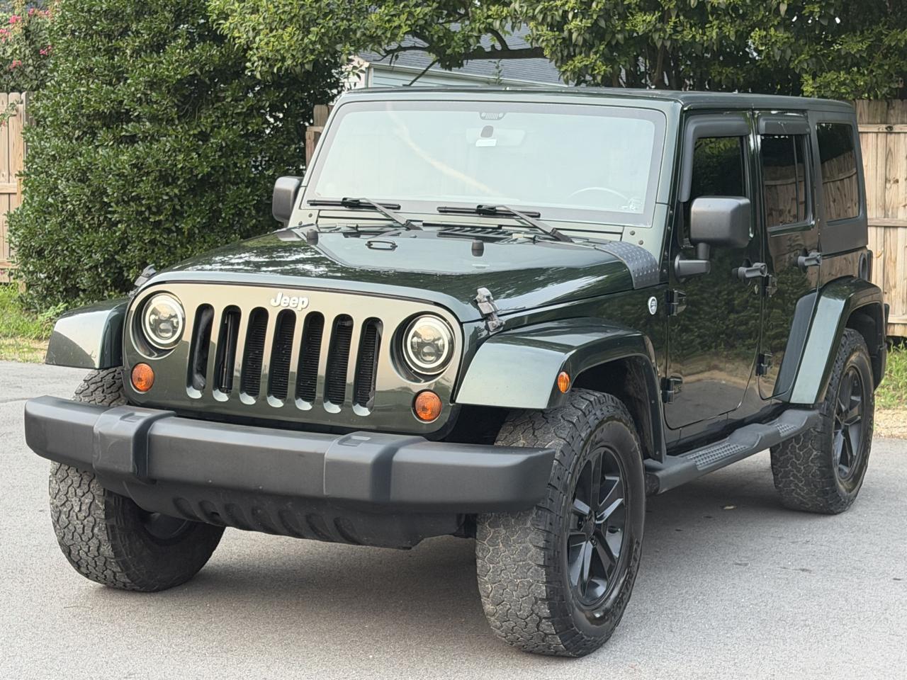 Jeep Wrangler Unlimited Sahara 4WD 2011