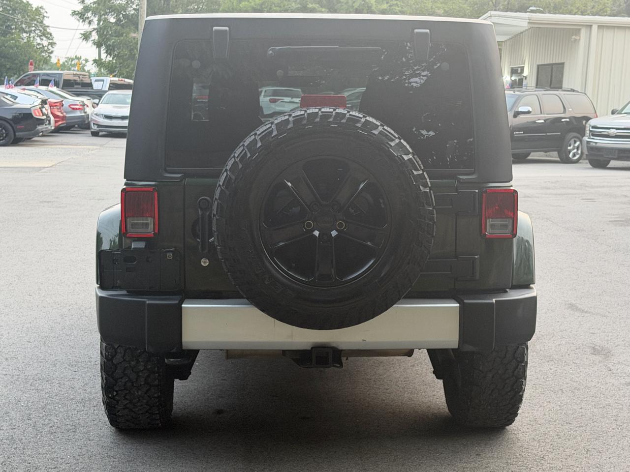 Jeep Wrangler Unlimited Sahara 4WD 2011
