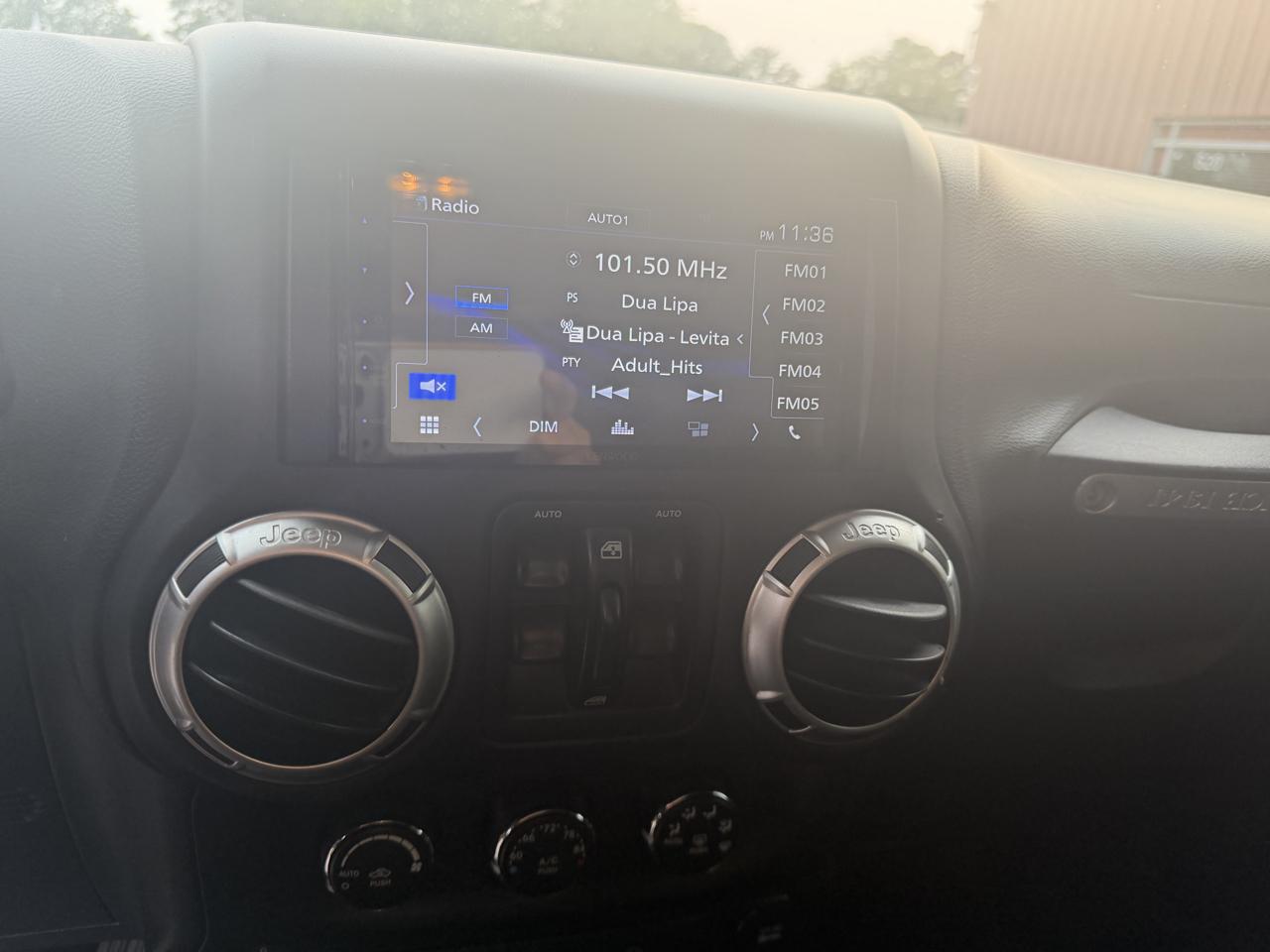 Jeep Wrangler Unlimited Sahara 4WD 2011