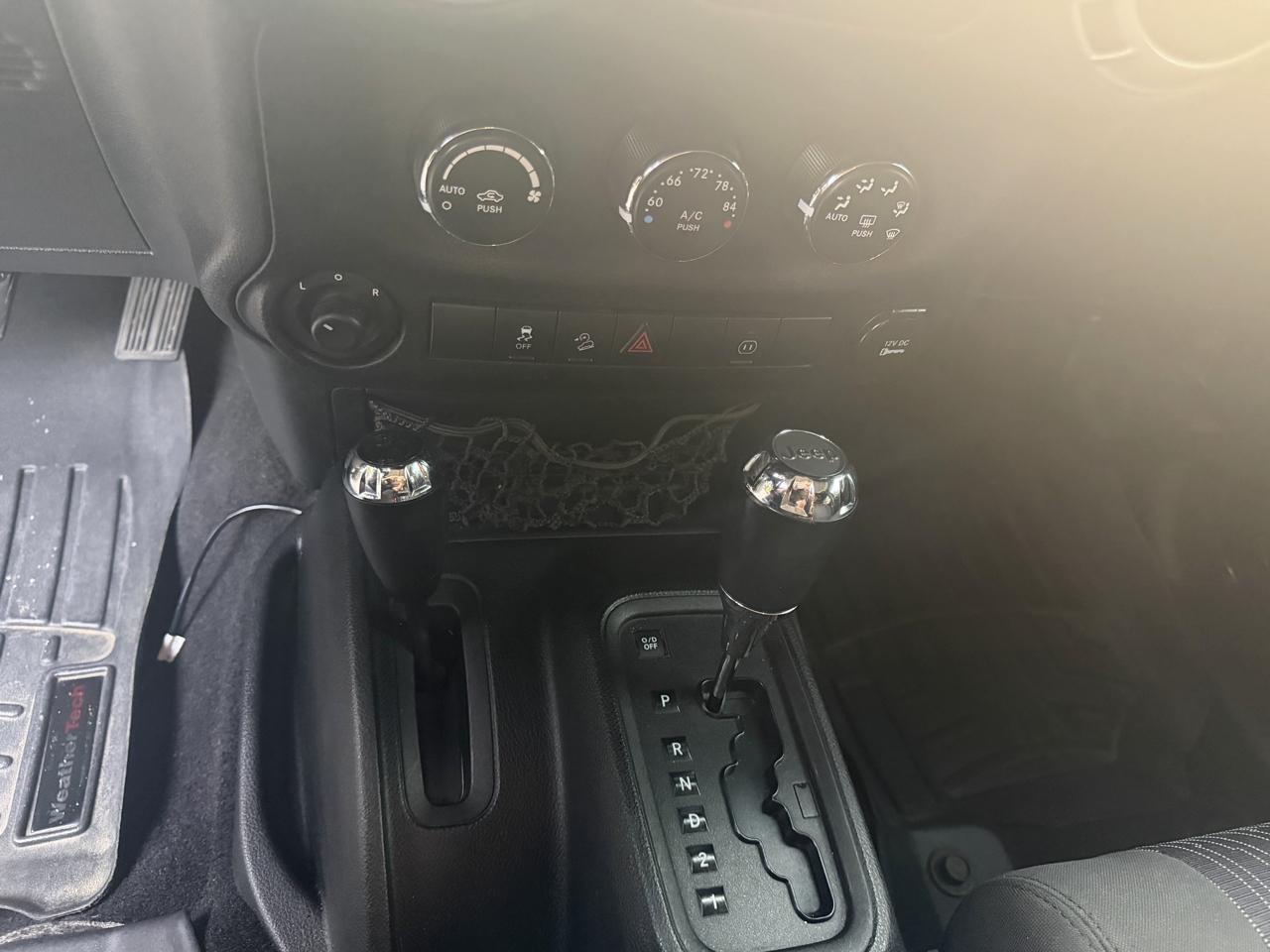 Jeep Wrangler Unlimited Sahara 4WD 2011