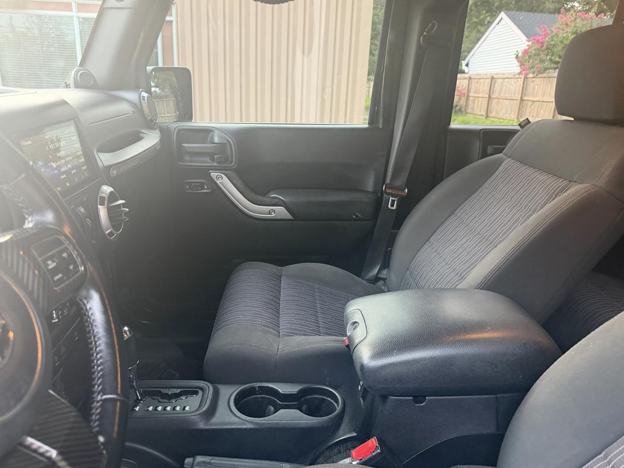 Jeep Wrangler Unlimited Sahara 4WD 2011