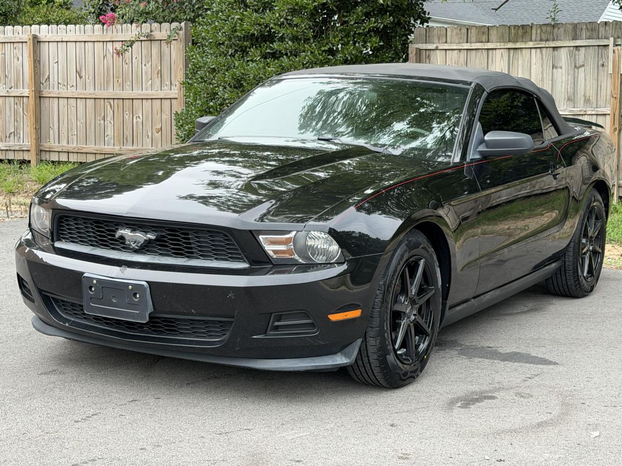 Ford Mustang V6 Convertible 2012